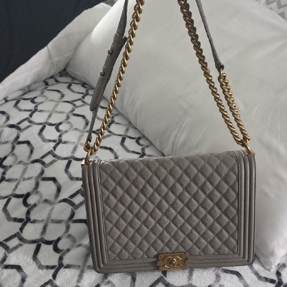 Chanel Metallic Gray Quilted Shoulder Bag - Picture 3 of 9